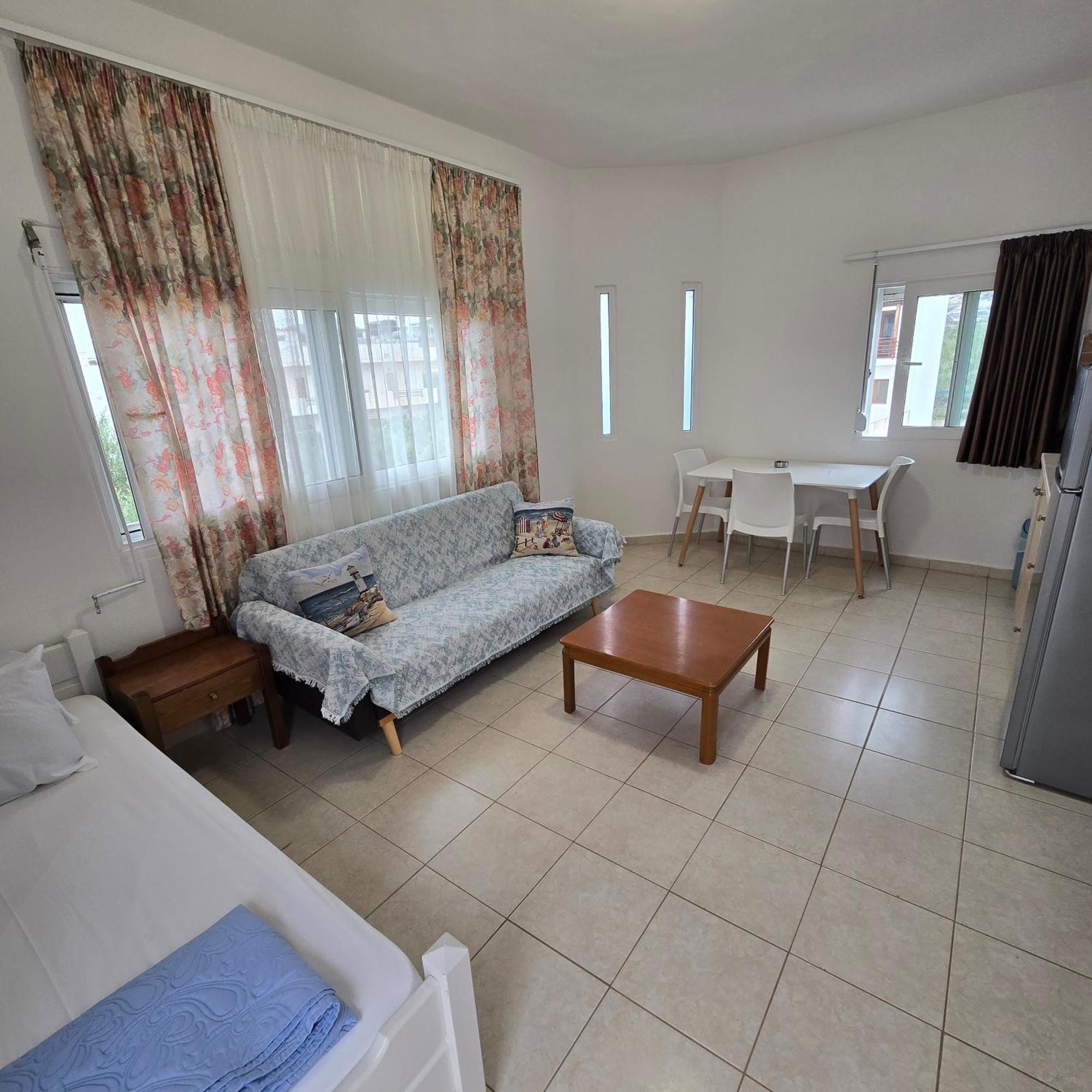 Soula Appartments Makriyialós Bilik gambar